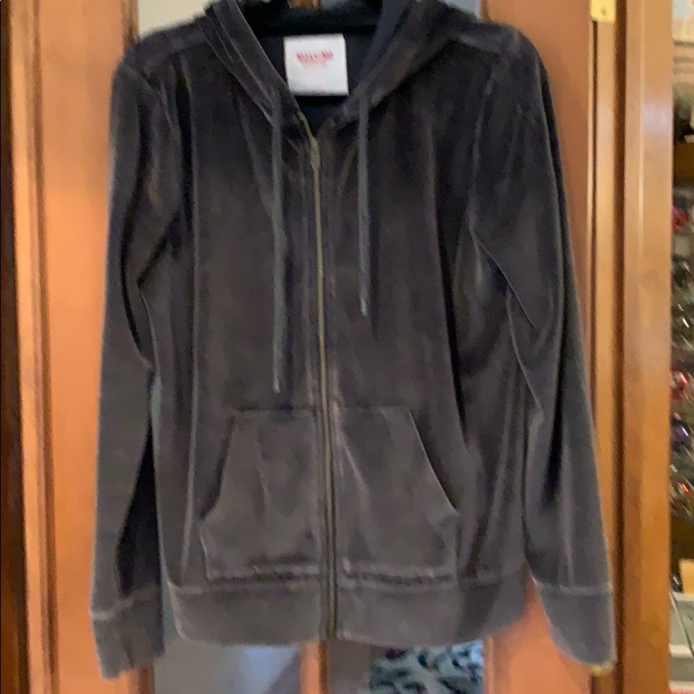 Women’s zip up hoodie